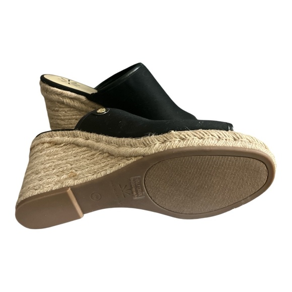 Isaac Mizrahi Black and Tan Wedge Sandals Size 10 - Picture 5 of 7